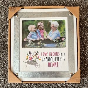 BRAND NEW! Love blooms in a grandmothers heart frame